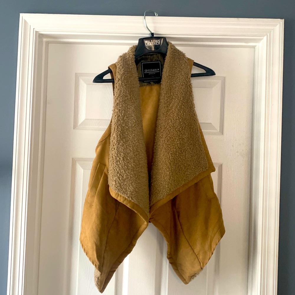 Suede Sherpa vest. Camel colored